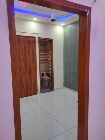 Room in 3 BHK Apartment at Guru Nanak Enclave, Dhakoli – for Rent