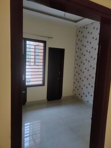 Room in 3 BHK Apartment at Guru Nanak Enclave, Dhakoli – for Rent