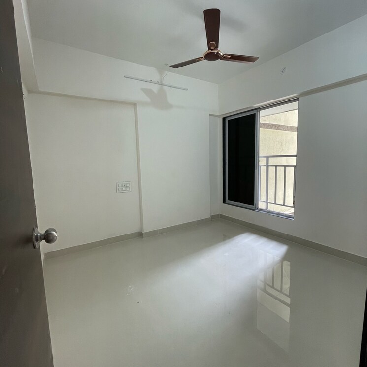 Room, malad east 2 Bedroom 650 Sq.Ft. Apartment In Malad East Mumbai 9042055