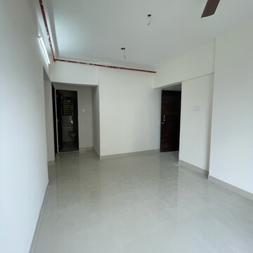 Room in 2 BHK Apartment at Malad East – for Rent
