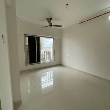Room in 2 BHK Apartment at Malad East – for Rent