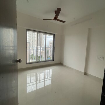 Room in 2 BHK Apartment at Malad East – for Rent