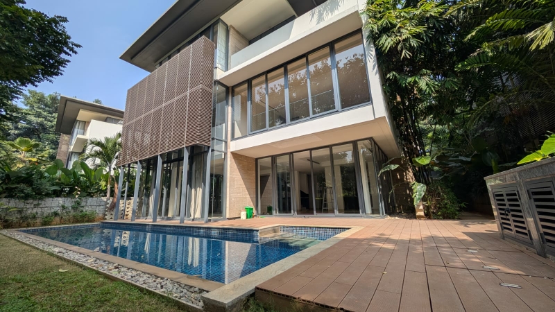 5 BHK + Servant Room,Extra Room 7310 Sq.Ft. Villa in Embassy Boulevard