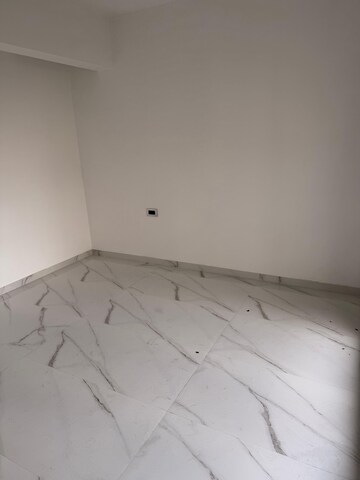 Room in 2 BHK Apartment at Nahar Amaryllis Towers and Plaza, Chandivali – for Rent