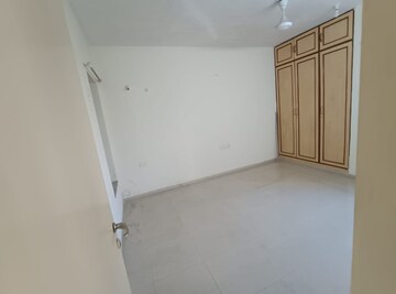 Room in 3 BHK Apartment at Tata Glendale, Vasant Vihar – for Rent