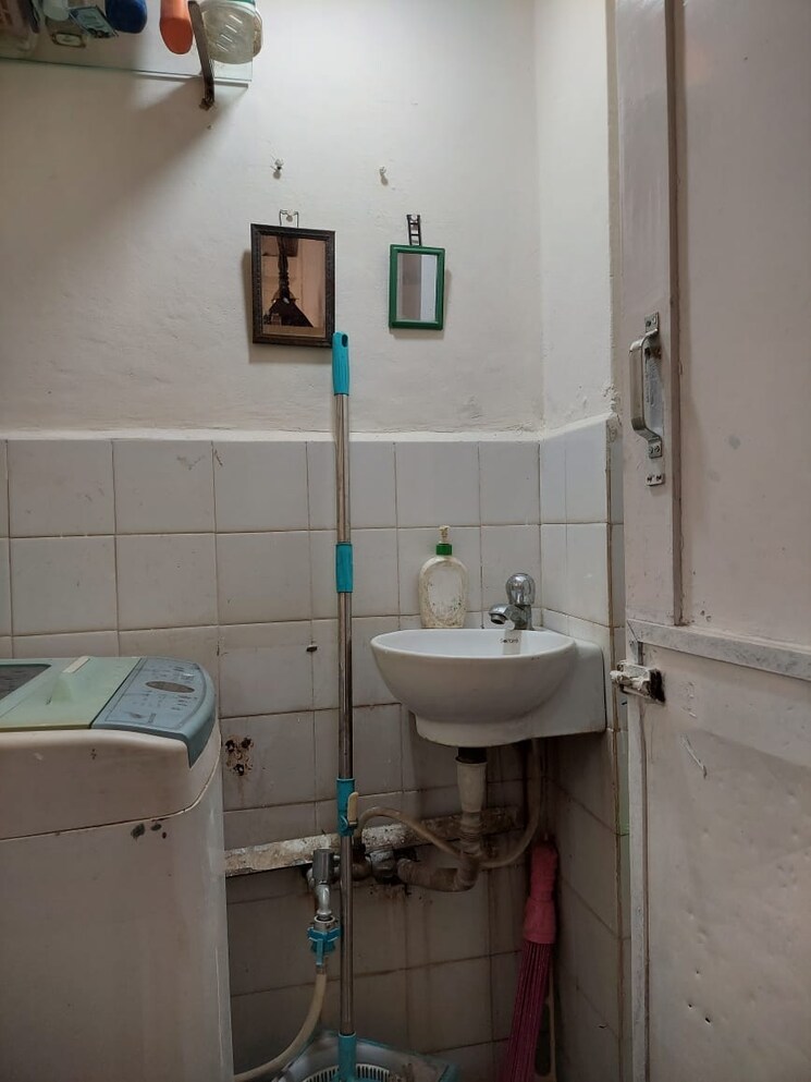 Bathroom, anand-residency-erandwane 1 Bedroom 504 Sq.Ft. Apartment In Erandwane Pune 9042100