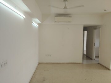 Room in 3 BHK Apartment at DLF The Skycourt, Sector 86 – for Rent