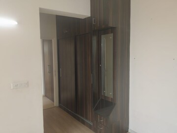 Room in 3 BHK Apartment at DLF The Skycourt, Sector 86 – for Rent