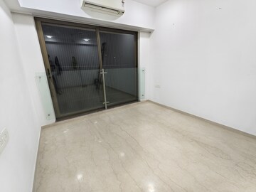 Room in 2 BHK Apartment at Kanakia Silicon Valley, Powai – for Rent