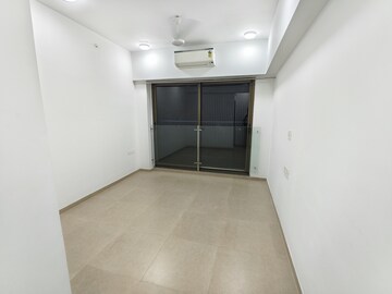 Room in 2 BHK Apartment at Kanakia Silicon Valley, Powai – for Rent