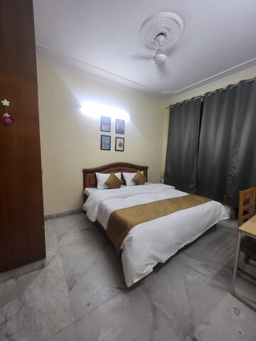 Bedroom in 3 BHK Builder Floor at Sushant Lok I – for Rent