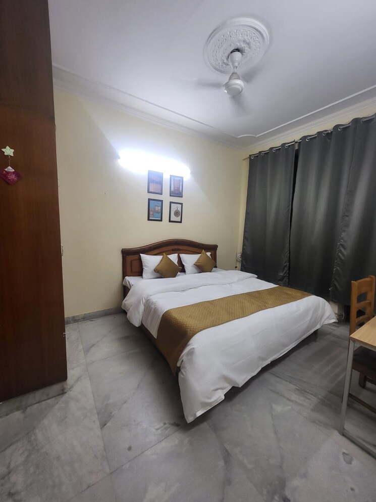 Bedroom, sushant lok i 3 Bedroom 1700 Sq.Ft. Builder Floor In Sushant Lok I Gurgaon 9042190