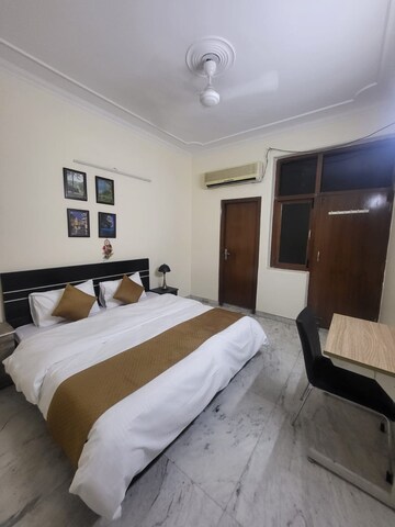 Bedroom in 3 BHK Builder Floor at Sushant Lok I – for Rent