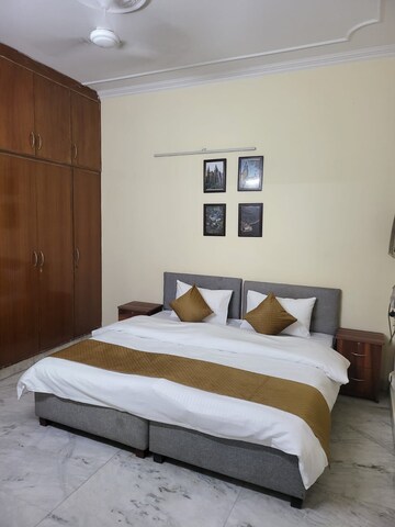 3 BHK Builder Floor For Rent in Sushant Lok I
