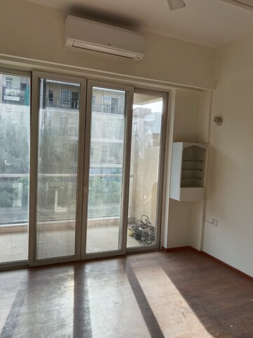 Room in 3 BHK Apartment at Adani Samsara, Sector 60 – for Rent