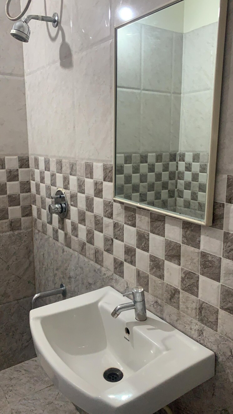 Bathroom, swadesh-greenhills 3 Bedroom 1390 Sq.Ft. Apartment In Baner Pune 9042213