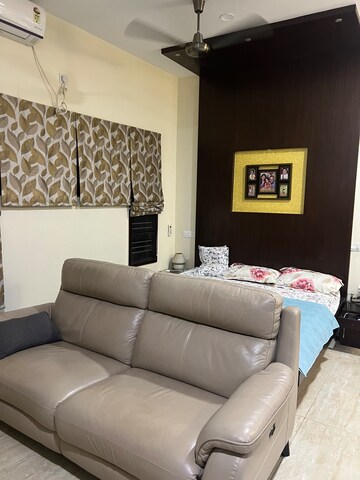 Living Room in 6+ BHK Independent House at Sampigehalli – for Sale