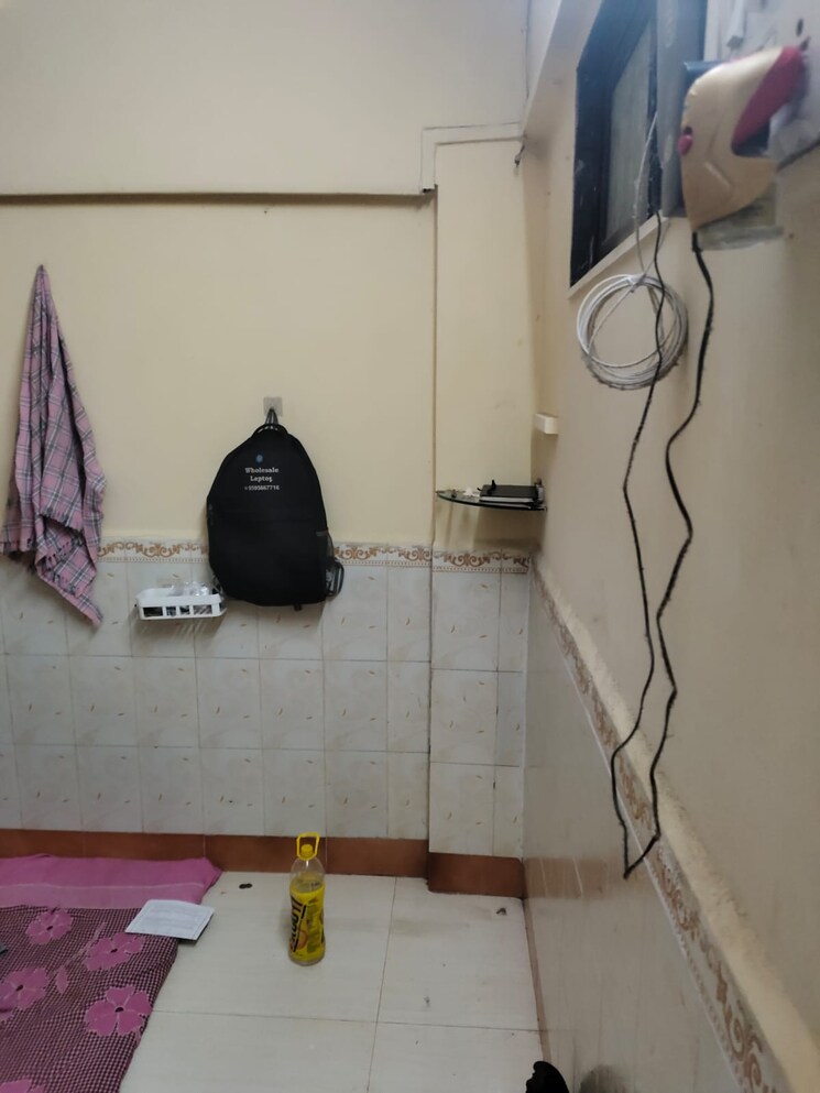 Room, sewri 1 RK 230 Sq.Ft. Apartment In Sewri Mumbai 9042239