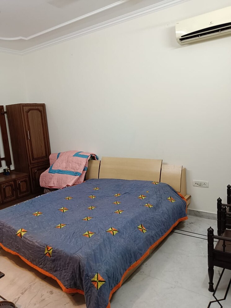 Bedroom, shastri nagar 6 Bedroom 167 Sq.Yd. Independent House In Shastri Nagar Ghaziabad 9042278