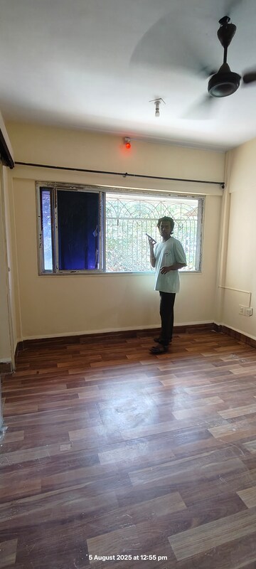 Room in 1 BHK Apartment at Chandraprabha CHS, Bhandup East – for Rent