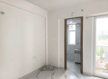 Room in 3.5 BHK Builder Floor at Smart World Gems, Sector 89 – for Rent