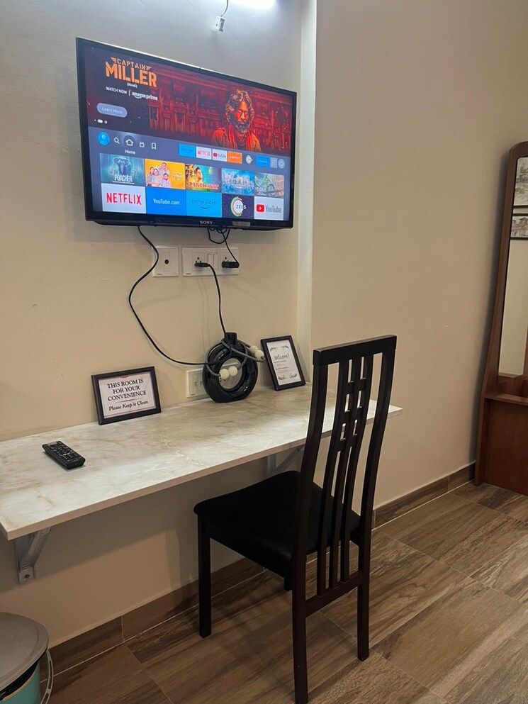 Room, paramount-golfforeste 1 Bedroom 435 Sq.Ft. Apartment In Zeta I Greater Noida Greater Noida 9042425