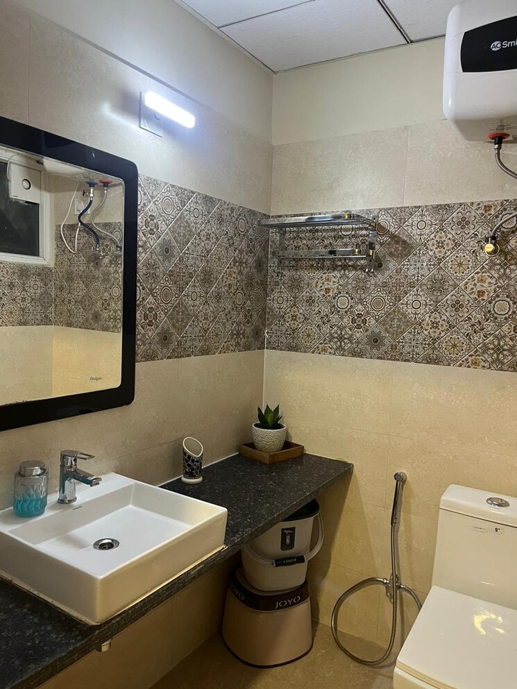 Attached Bathroom, paramount-golfforeste 1 Bedroom 435 Sq.Ft. Apartment In Zeta I Greater Noida Greater Noida 9042425