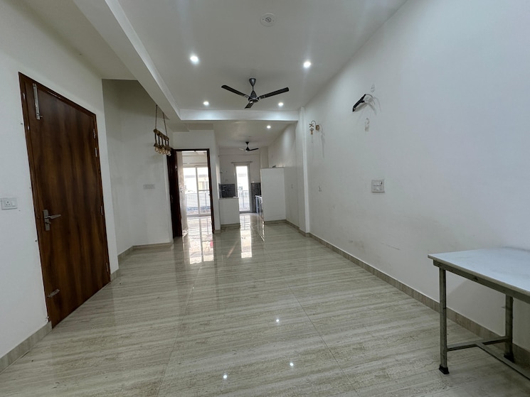 Room, puri-kohinoor 3 Bedroom 1300 Sq.Ft. Independent House In Sector 89 Faridabad 9042450