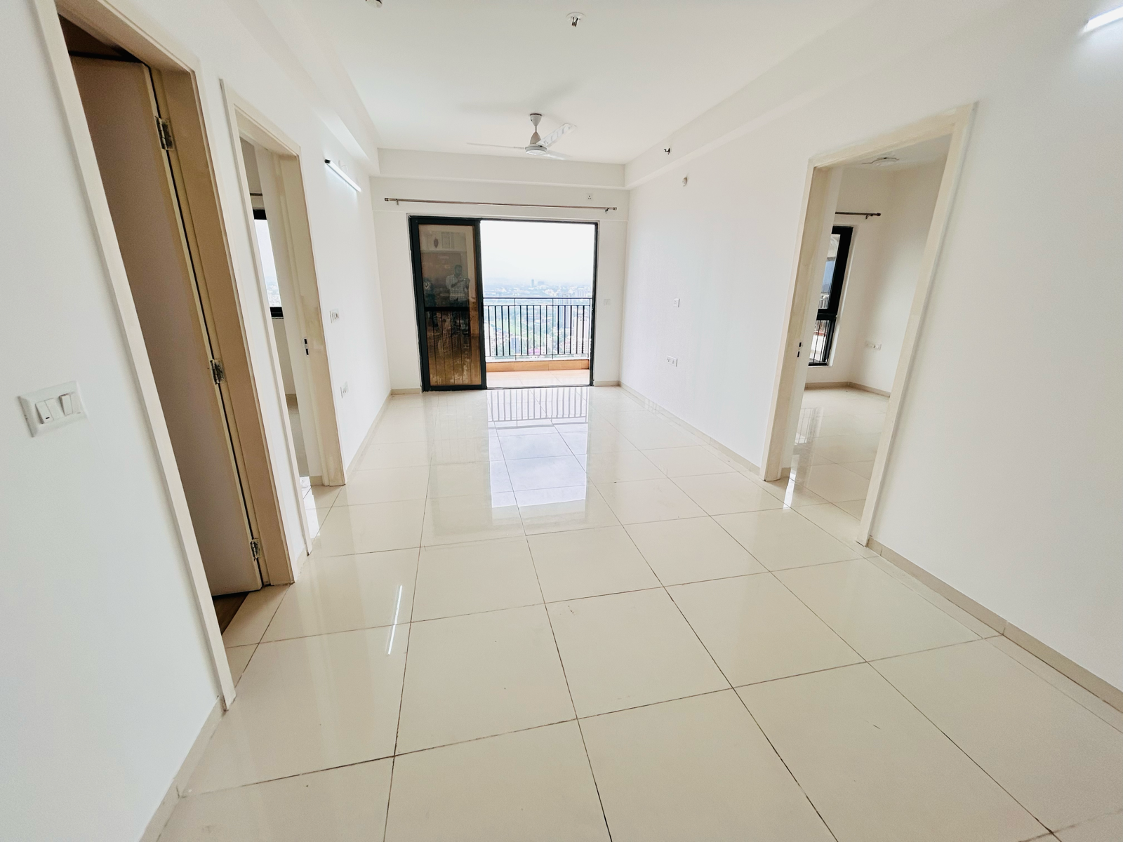2 BHK 750 Sq.Ft. Apartment in Amanora Gold Towers