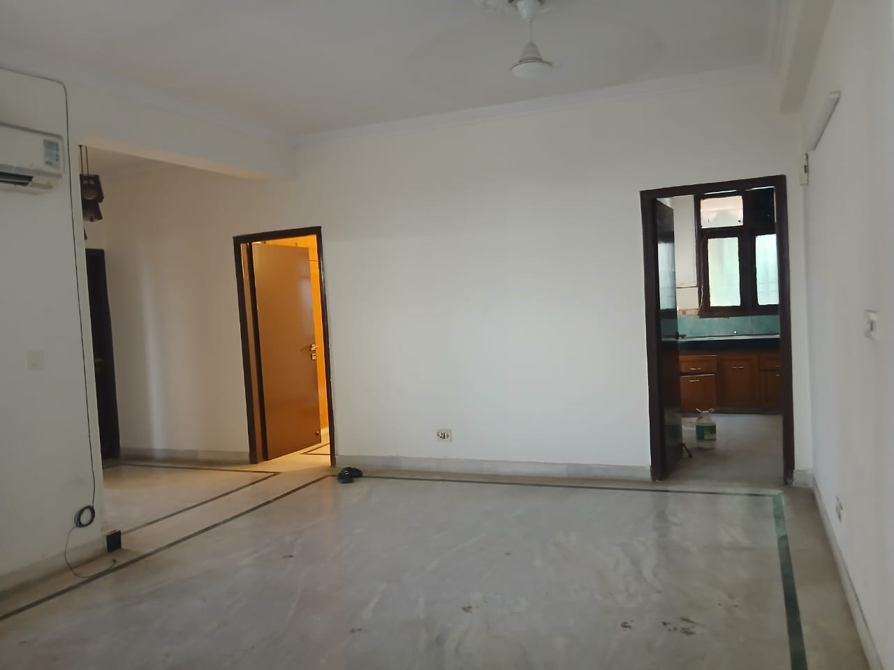 3.5 BHK + Study Room Apartment For Rent in Satguru Apartments