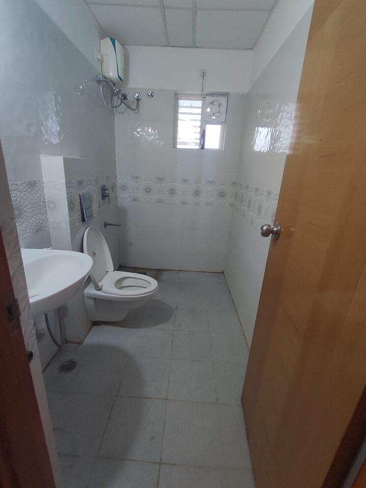 Attached Bathroom, jagruthi-praneeths-jaagruthi-elite 3 Bedroom 1753 Sq.Ft. Apartment In Kollur Hyderabad 9042495