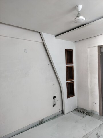 Building Lobby in 3.5 BHK Builder Floor at M3M Soulitude, Sector 89 – for Rent