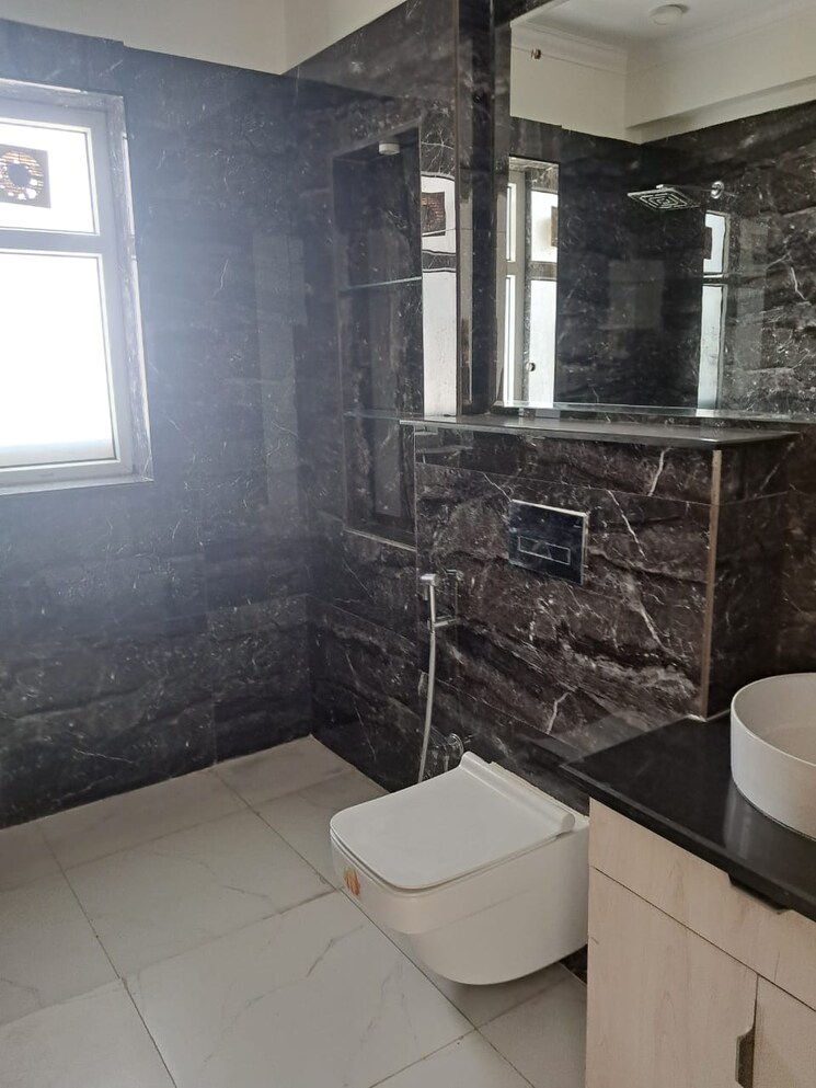 Bathroom, palam-vihar-residents-association 4 Bedroom 2680 Sq.Ft. Builder Floor In Palam Vihar Gurgaon 9042503