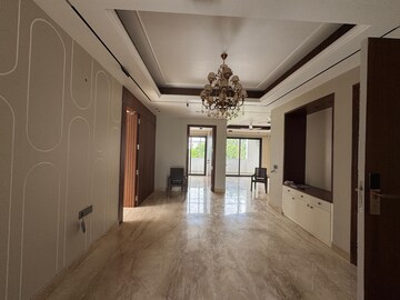 Room in 4 BHK Builder Floor at Central Park Flower Valley Mikasa Plots, Sohna Sector 33 – for Sale