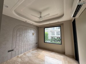 Room in 4 BHK Builder Floor at Central Park Flower Valley Mikasa Plots, Sohna Sector 33 – for Sale