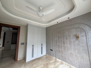 Room in 4 BHK Builder Floor at Central Park Flower Valley Mikasa Plots, Sohna Sector 33 – for Sale