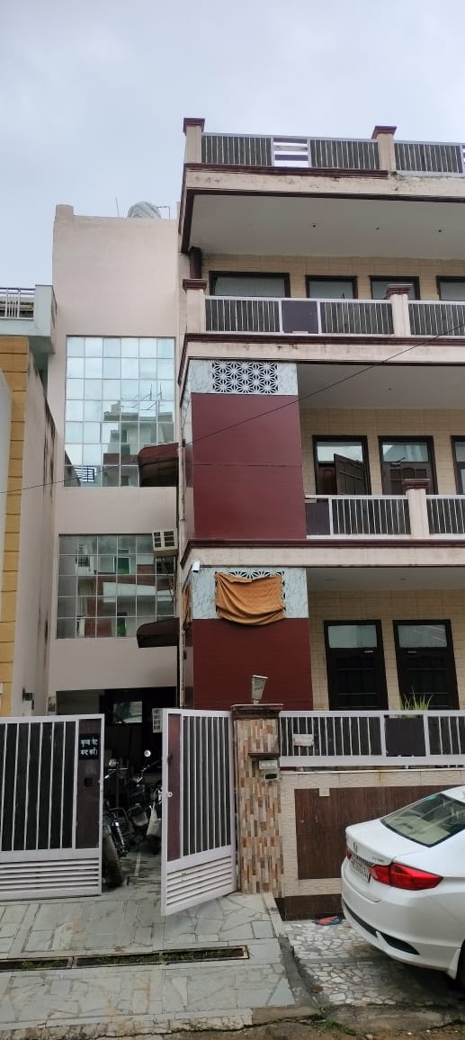 4 BHK Builder Floor For Rent in Global Foyer