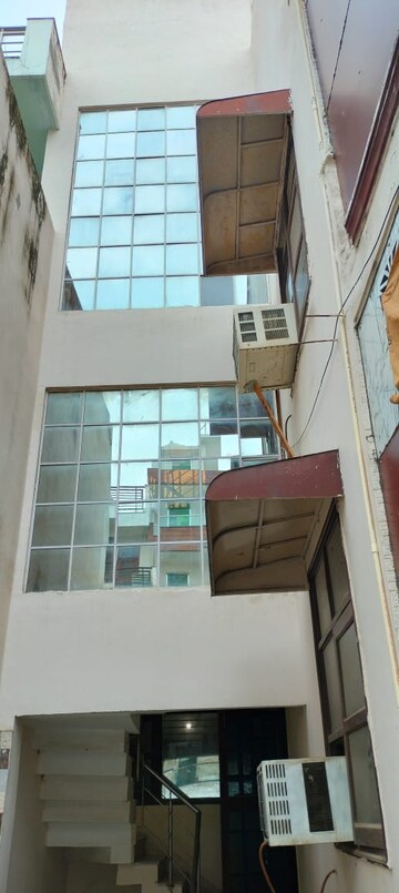 Kitchen in 4 BHK Builder Floor at Global Foyer, Sector 43 – for Rent