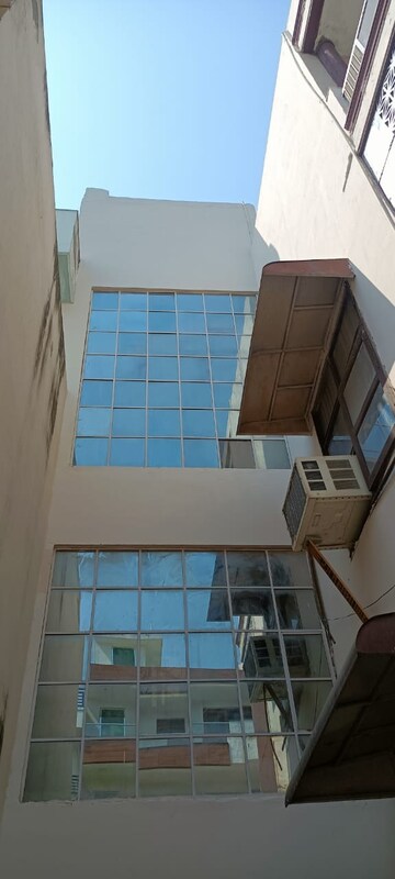 Staircase in 4 BHK Builder Floor at Global Foyer, Sector 43 – for Rent