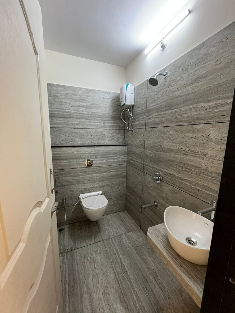 Bathroom, shreeji-bkc-crown 2 Bedroom 650 Sq.Ft. Apartment In Kurla West Mumbai 9042547