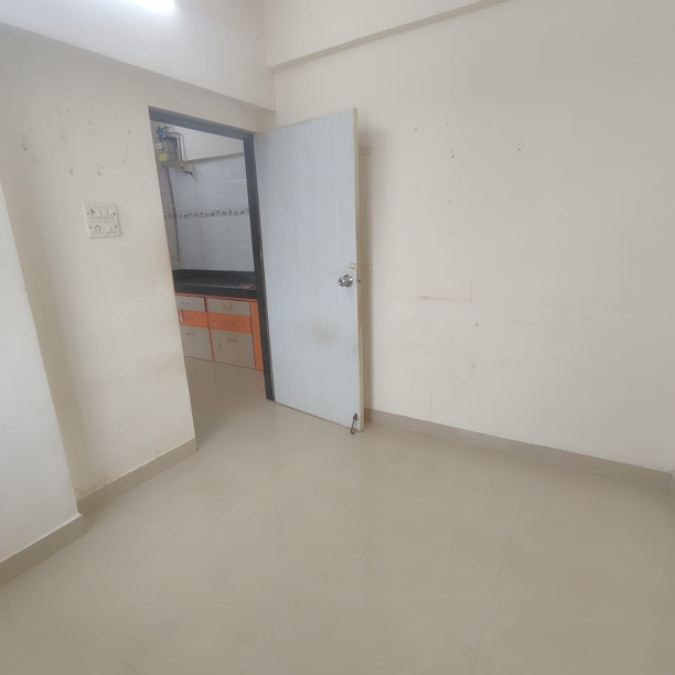 4 BHK + Servant Room Apartment For Sale in Rustomjee Crown