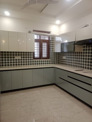 Kitchen in 3 BHK Builder Floor at BPTP Parklands, Sector 76 – for Rent