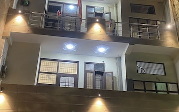 3 BHK Builder Floor For Sale in Govindpuram