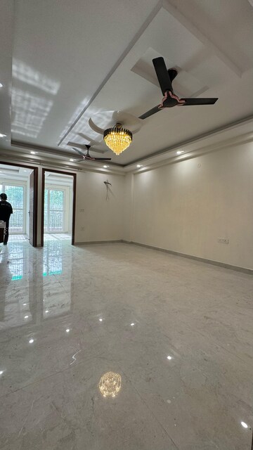 Room in 3 BHK Builder Floor at Palm Residency Chhatarpur, Chattarpur – for Rent