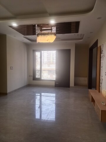 Kitchen in 3 BHK Builder Floor at BPTP Parklands, Sector 76 – for Rent