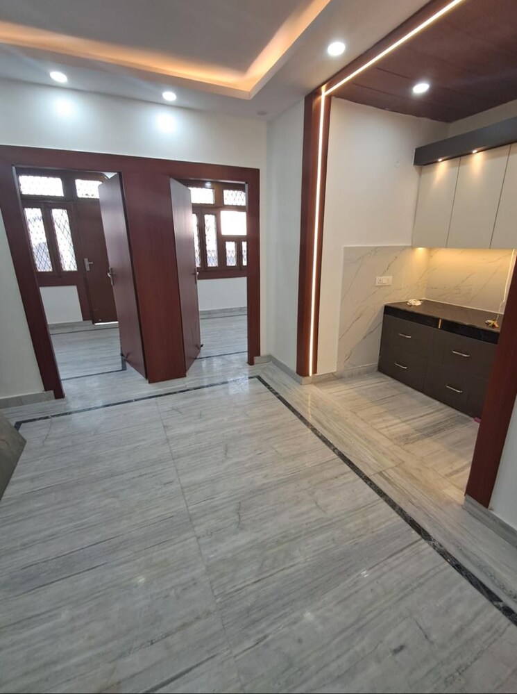 Room, super-house-floor 2 Bedroom 90 Sq.Mt. Builder Floor In Govindpuram Ghaziabad 9042689