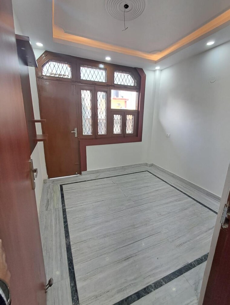 Room, super-house-floor 2 Bedroom 90 Sq.Mt. Builder Floor In Govindpuram Ghaziabad 9042689