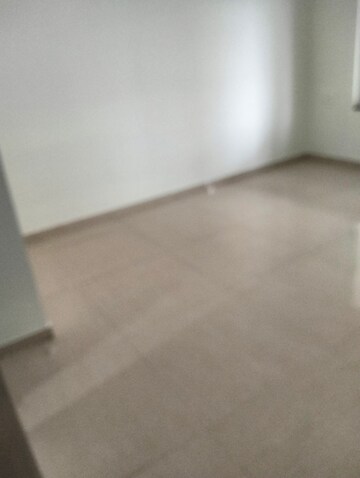 Room in 2 BHK Apartment at Tain Square, Wanwadi – for Rent