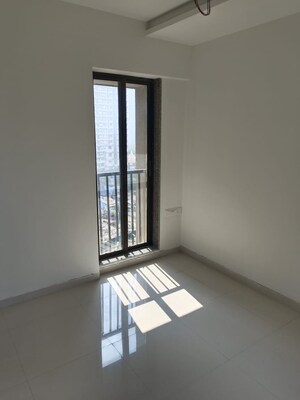 Room in 1 BHK Apartment at Parinee Essence, Kandivali West – for Sale