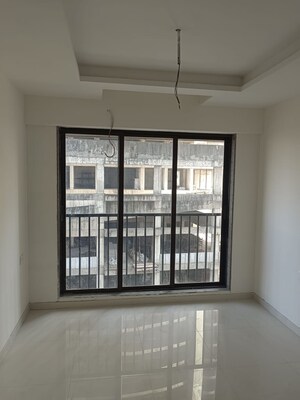 Room in 1 BHK Apartment at Parinee Essence, Kandivali West – for Sale